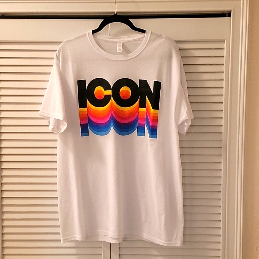 Men's regular t-shirt with Icon design